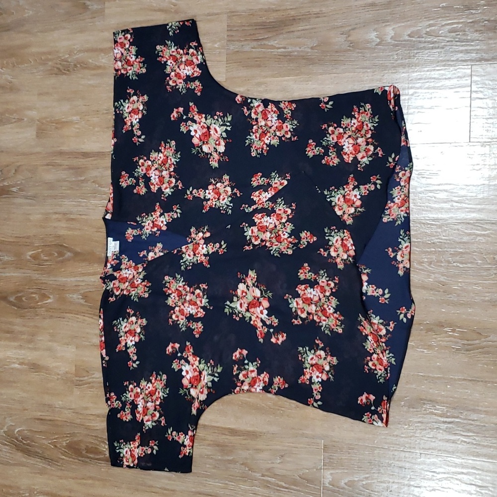 (2X) Dizzy Gal Floral Bouquet Print Lightweight Slightly Sheer Kimono Cardigan